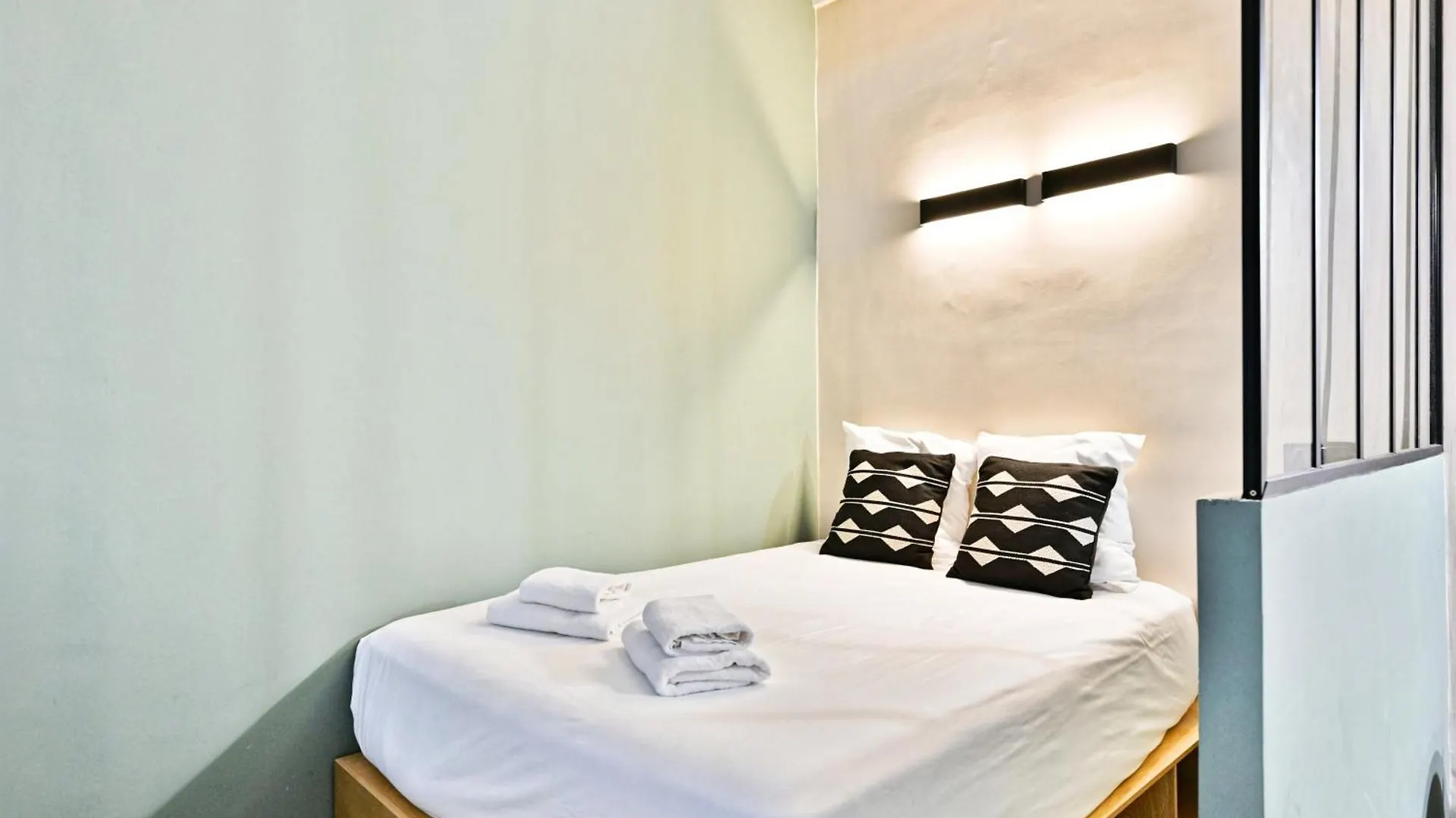 Elegant Loft Avec 2 Chambres Au Coeur De Párizs Apartman